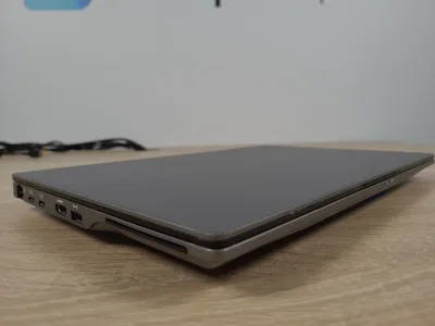 Reálná fotografie – Notebook Fujitsu LifeBook U7411 – i5-1135G7, 16 GB, 256 GB SSD NVMe, FHD, Windows 11 Pro