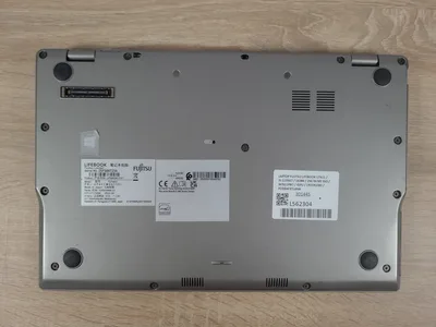 Reálná fotografie – Notebook Fujitsu LifeBook U7411 – i5-1135G7, 16 GB, 256 GB SSD NVMe, FHD, Windows 11 Pro