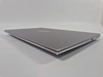 Reálná fotografie – Pracovní stanice HP ZBook Studio G7 – i7-10850H, 32 GB, 512 GB SSD NVMe, Quadro T2000 Max-Q, FHD, Windows 11 Pro