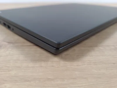 Reálná fotografie – Notebook Lenovo ThinkPad T14 Gen 3 – Ryzen 5 PRO 6650U, 16 GB, 256 GB SSD NVMe, Radeon 660M, WUXGA, Windows 11 Pro