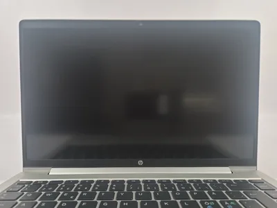 Reálná fotografie – Notebook HP ProBook 445 G9 – Ryzen 5 5625U, 16 GB, 256 GB SSD NVMe, FHD, Windows 11 Pro