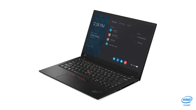 Lenovo ThinkPad X1 Carbon Gen 7 – pohled ze tří čtvrtin