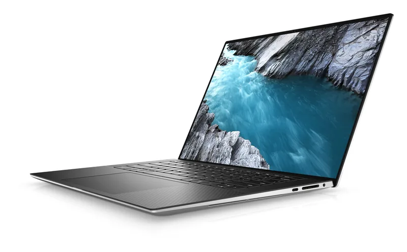 Dell XPS 15 9500 -- boční pohled s portem USB-C, čtečkou SD karet a audio jackem