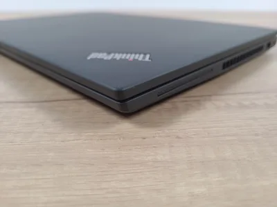 Reálná fotografie – Notebook Lenovo ThinkPad T14 Gen 3 – Ryzen 5 PRO 6650U, 16 GB, 256 GB SSD NVMe, Radeon 660M, WUXGA, Windows 11 Pro